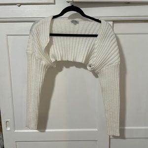 Beginning boutique shoulder sweater